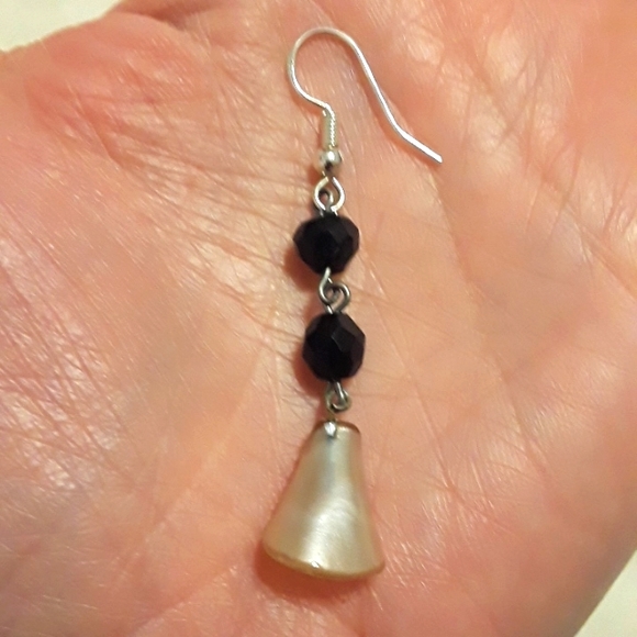 Hand Crafted Vintage Earrings, sterling silver hooks. - Picture 3 of 3